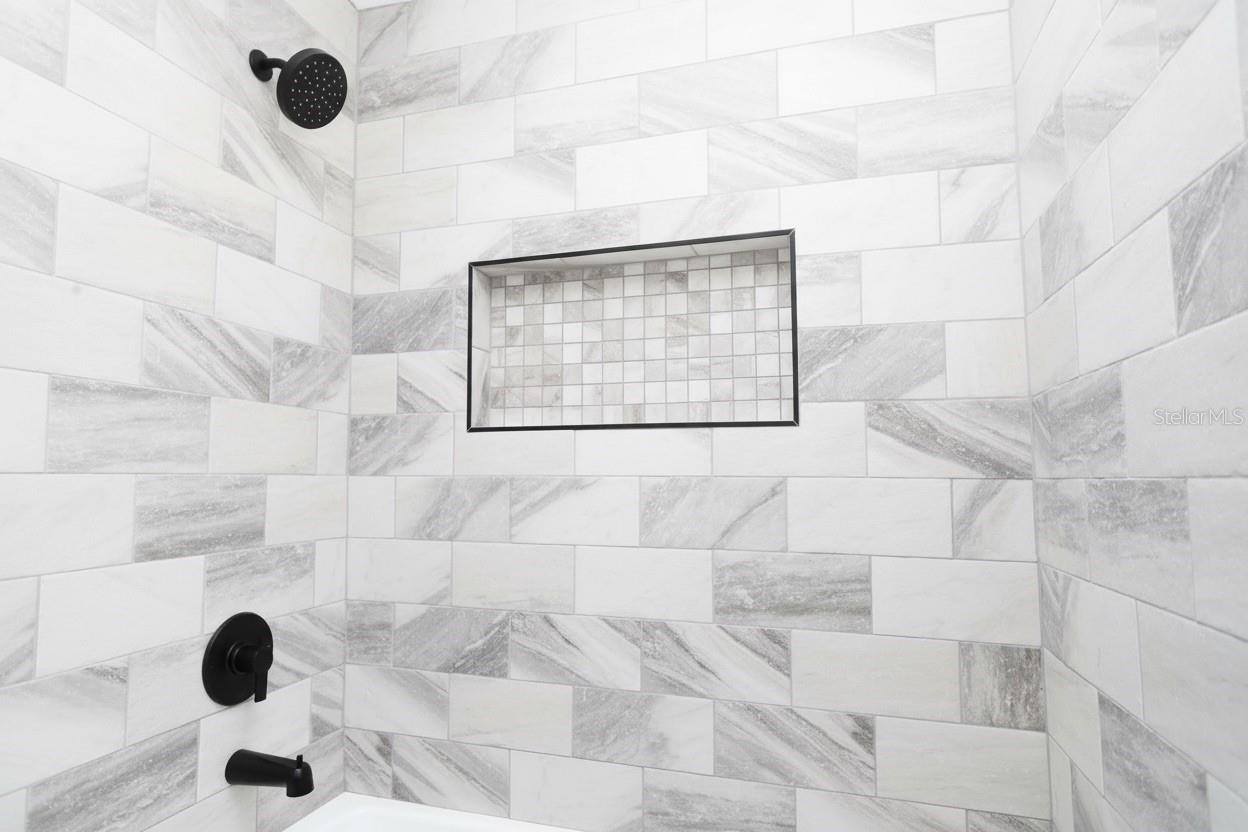 1507 North Lake View Avenue, Leesburg, FL 34748