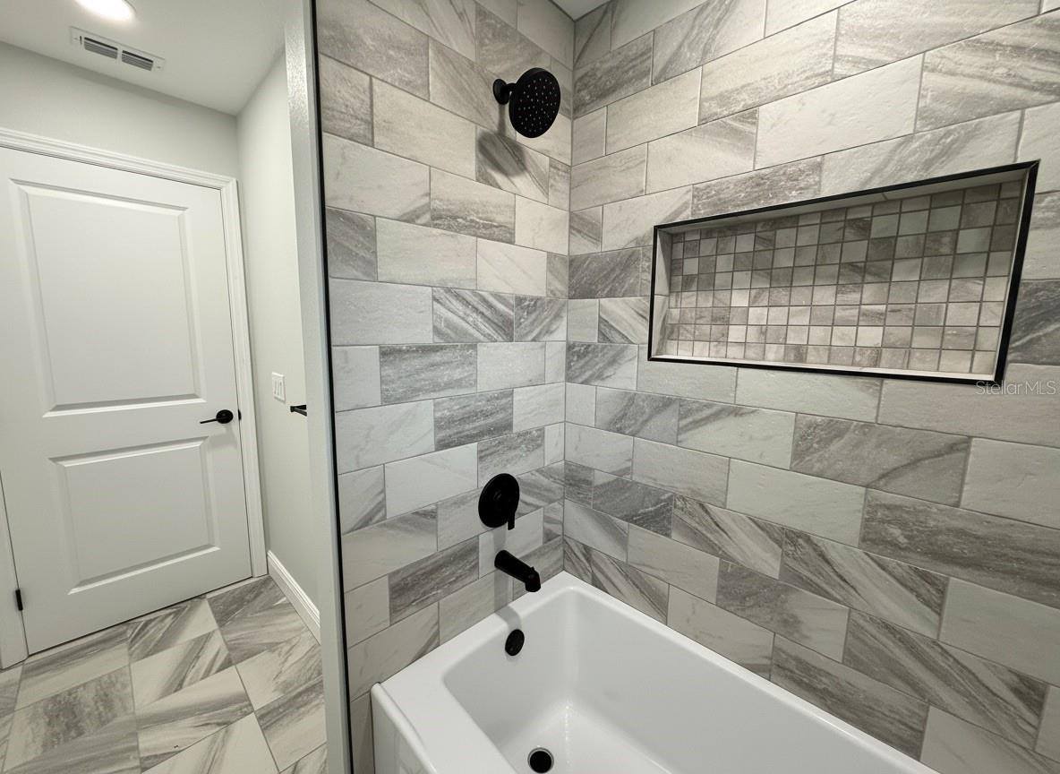 1507 North Lake View Avenue, Leesburg, FL 34748