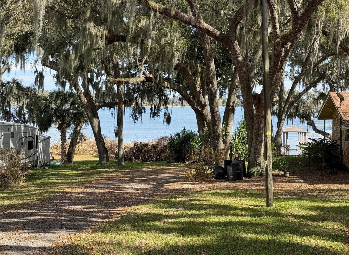 1507 North Lake View Avenue, Leesburg, FL 34748