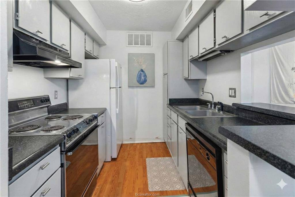 4441 Old College Road, Bryan, TX 77801