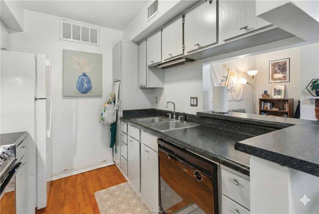 4441 Old College Road, Bryan, TX 77801