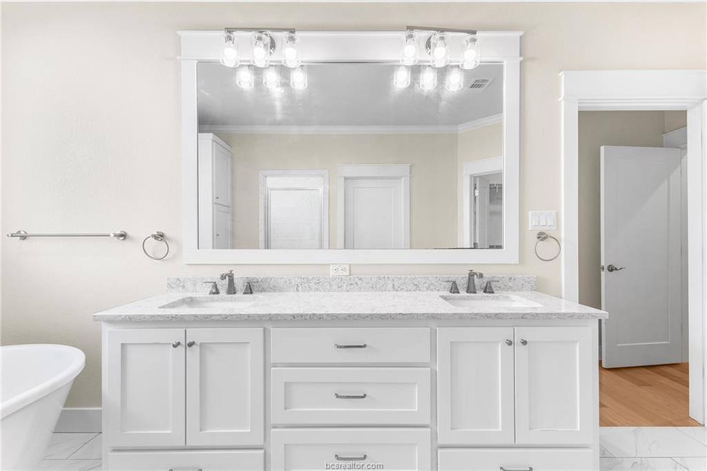 4209 Downton Abbey Avenue, College Station, TX 77845