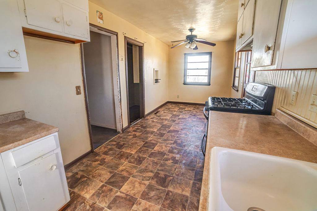 18 North Oklahoma, Elkhart, KS 67950