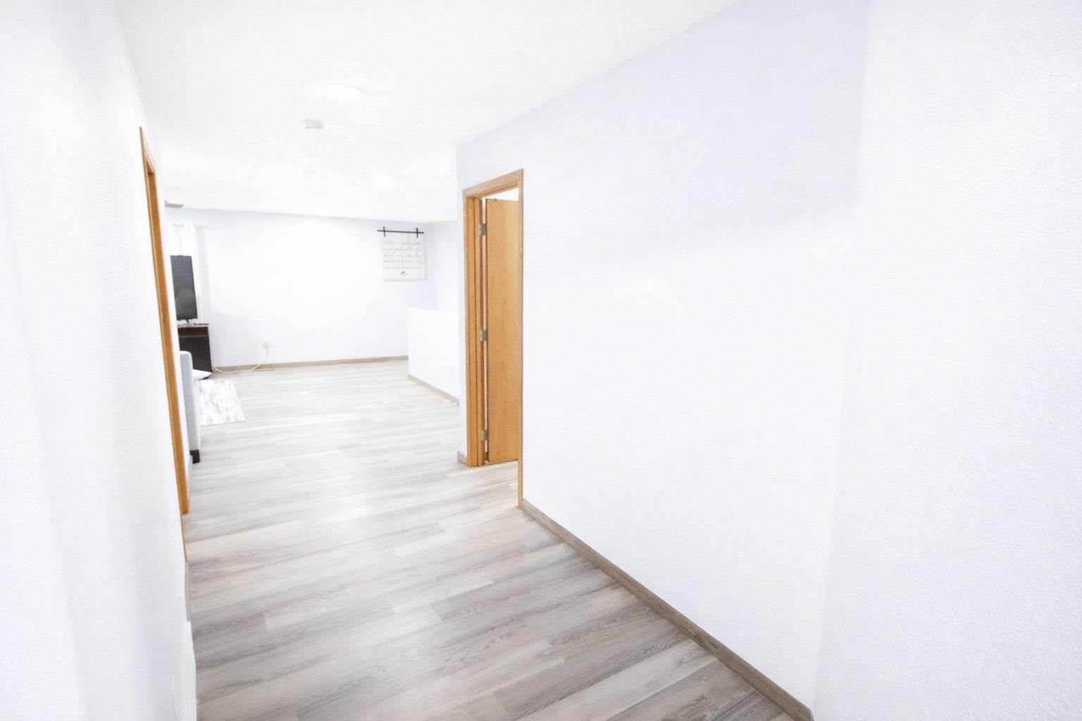 609 11th St NW, Minot, ND 58703