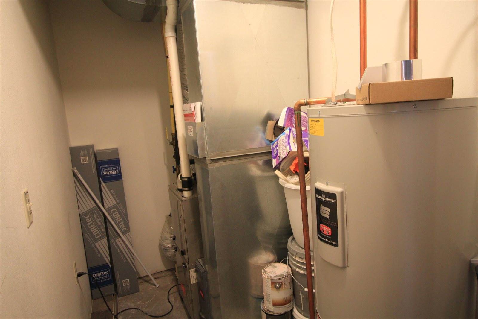 609 11th St NW, Minot, ND 58703