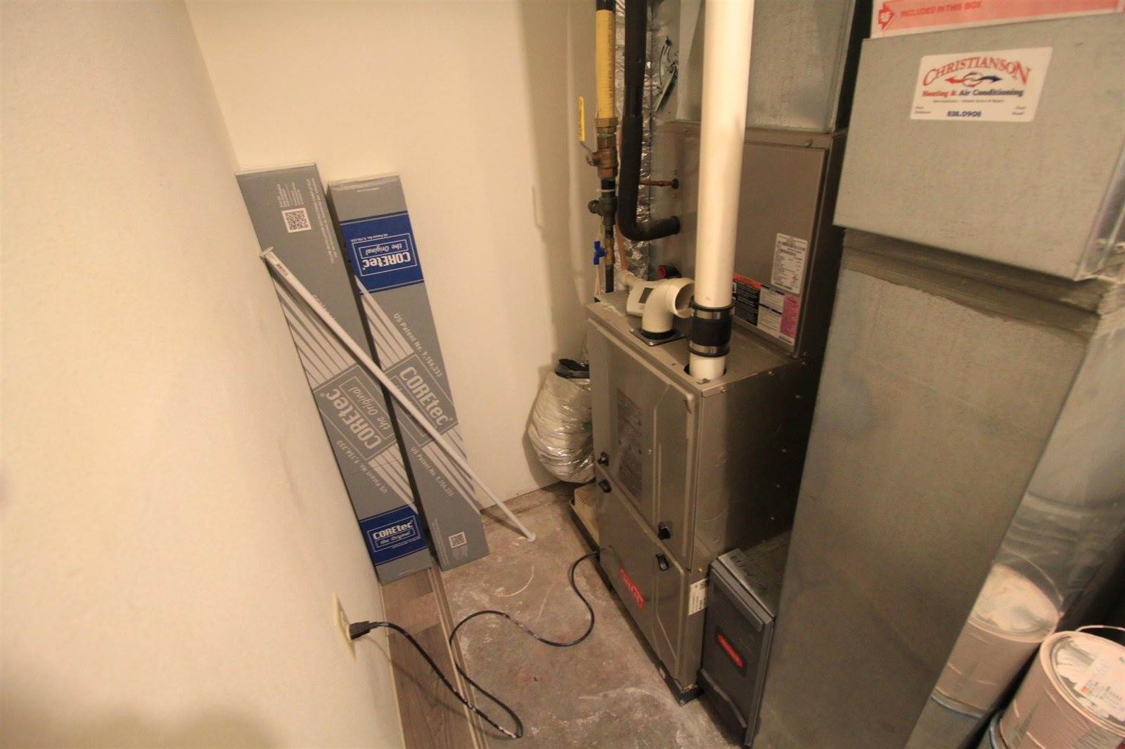 609 11th St NW, Minot, ND 58703