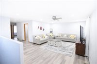 609 11th St NW, Minot, ND 58703