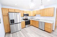 609 11th St NW, Minot, ND 58703