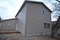 609 11th St NW, Minot, ND 58703