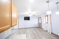 609 11th St NW, Minot, ND 58703