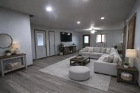 609 11th St NW, Minot, ND 58703