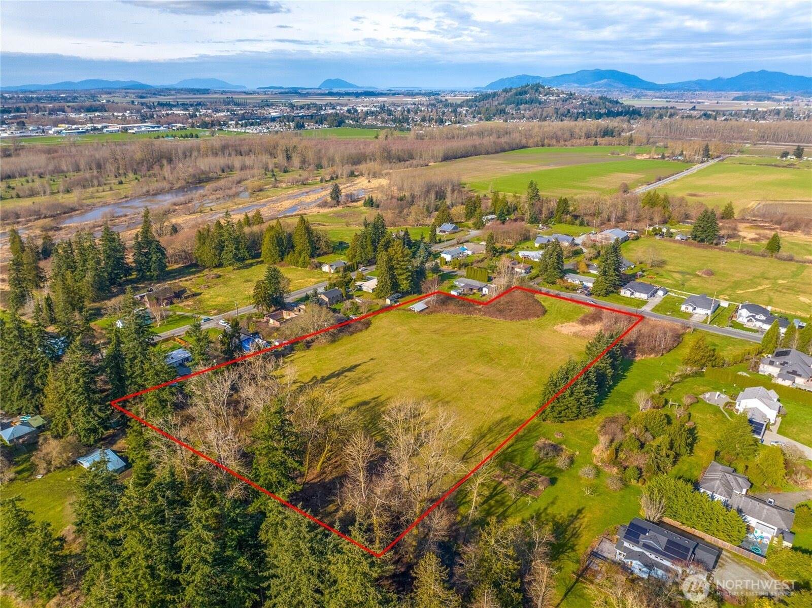 3074 Swan Road, Mount Vernon, WA 98273