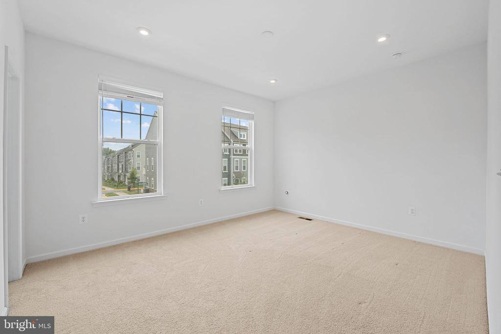 18080 Moss Garden Road, Dumfries, VA 22026