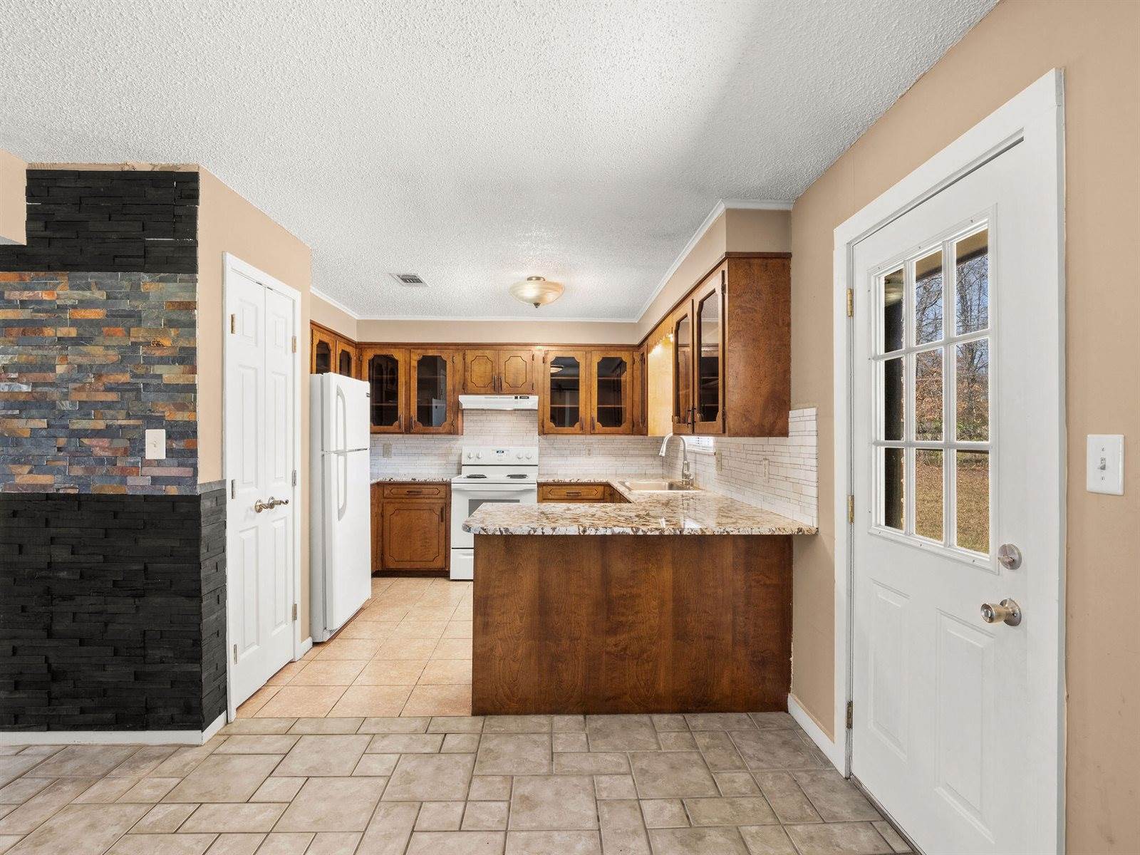 139 Cochran, Leesville, LA 71446