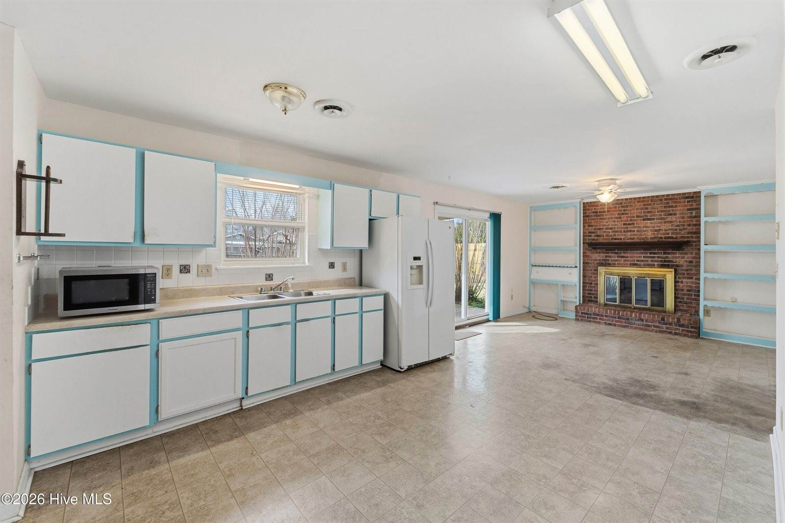 6002 East Red Oak Court, Jacksonville, NC 28546