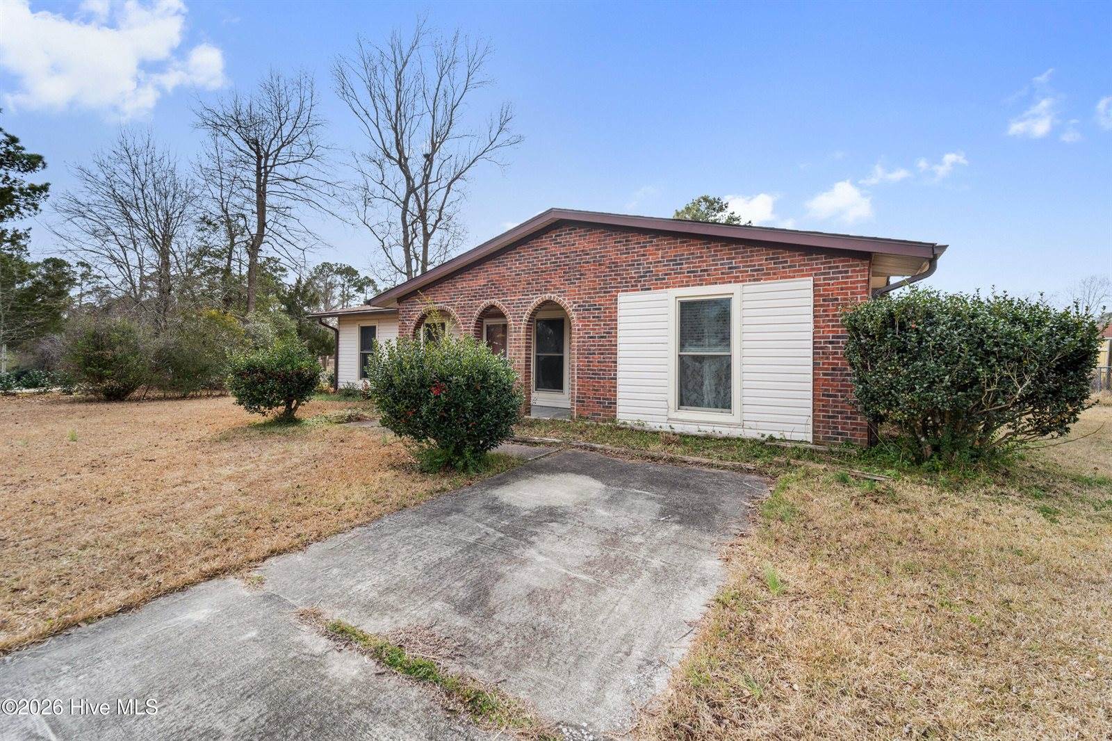 6002 East Red Oak Court, Jacksonville, NC 28546