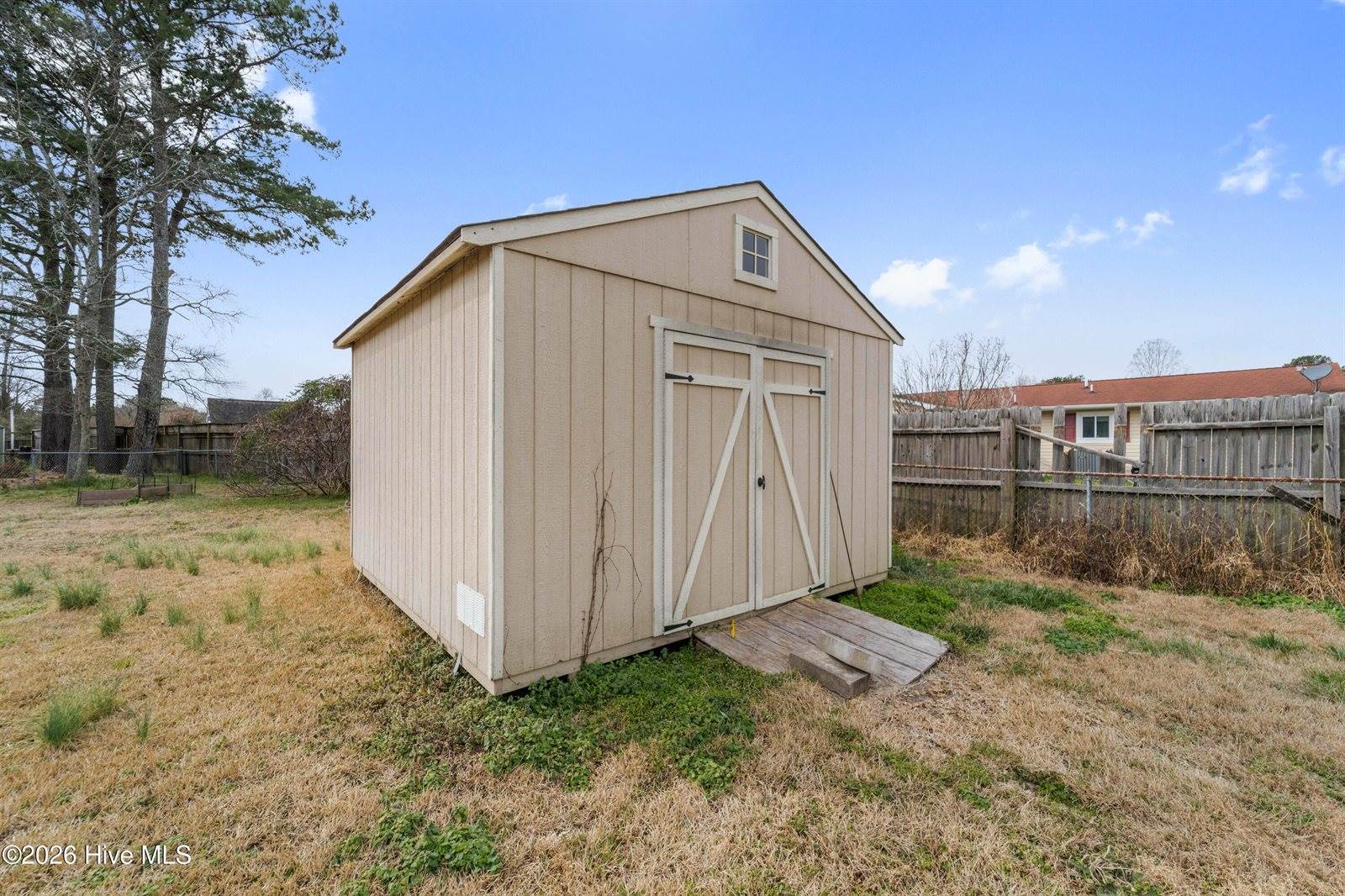 6002 East Red Oak Court, Jacksonville, NC 28546