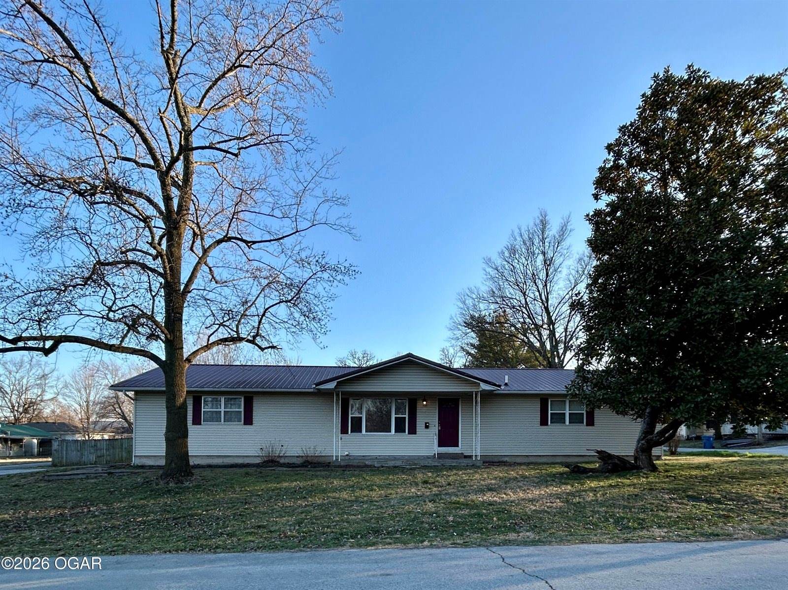 714 Pine Street, Carthage, MO 64836