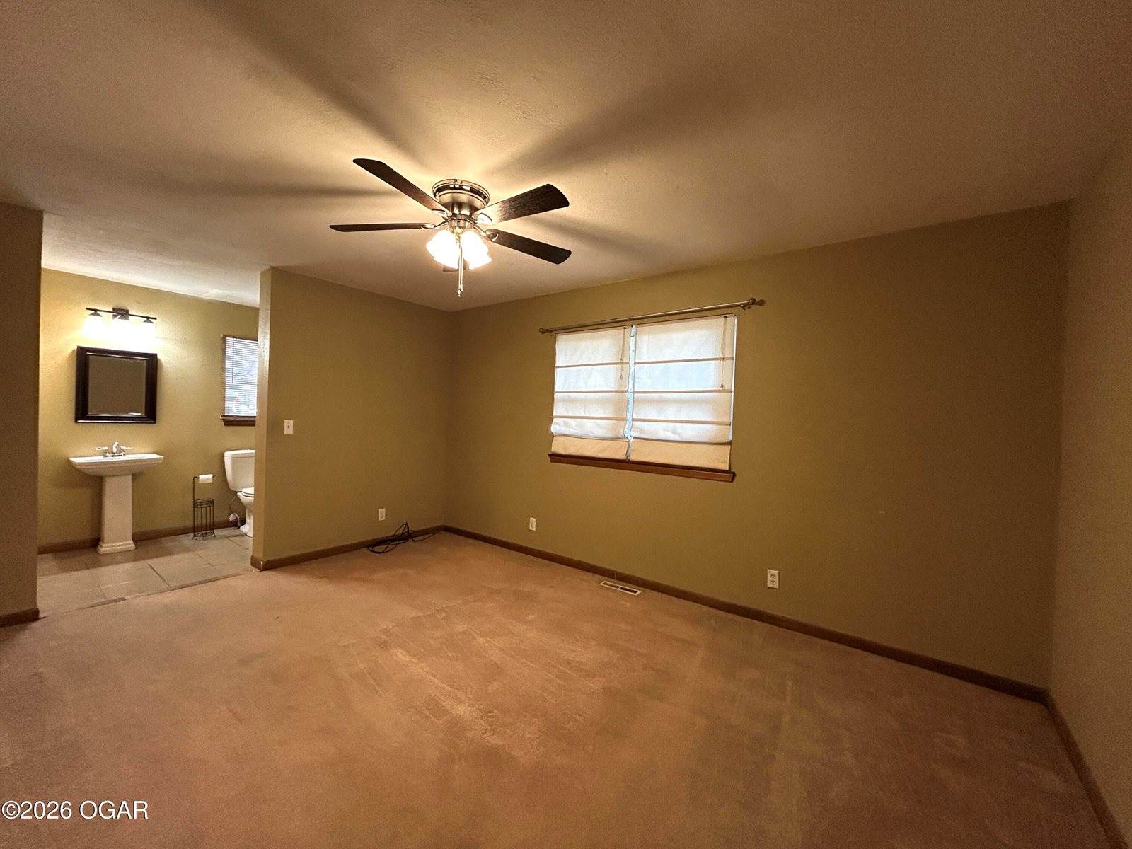 714 Pine Street, Carthage, MO 64836