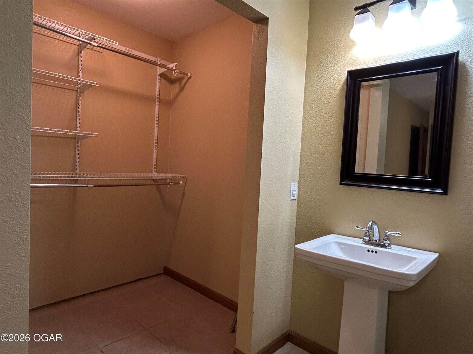 714 Pine Street, Carthage, MO 64836