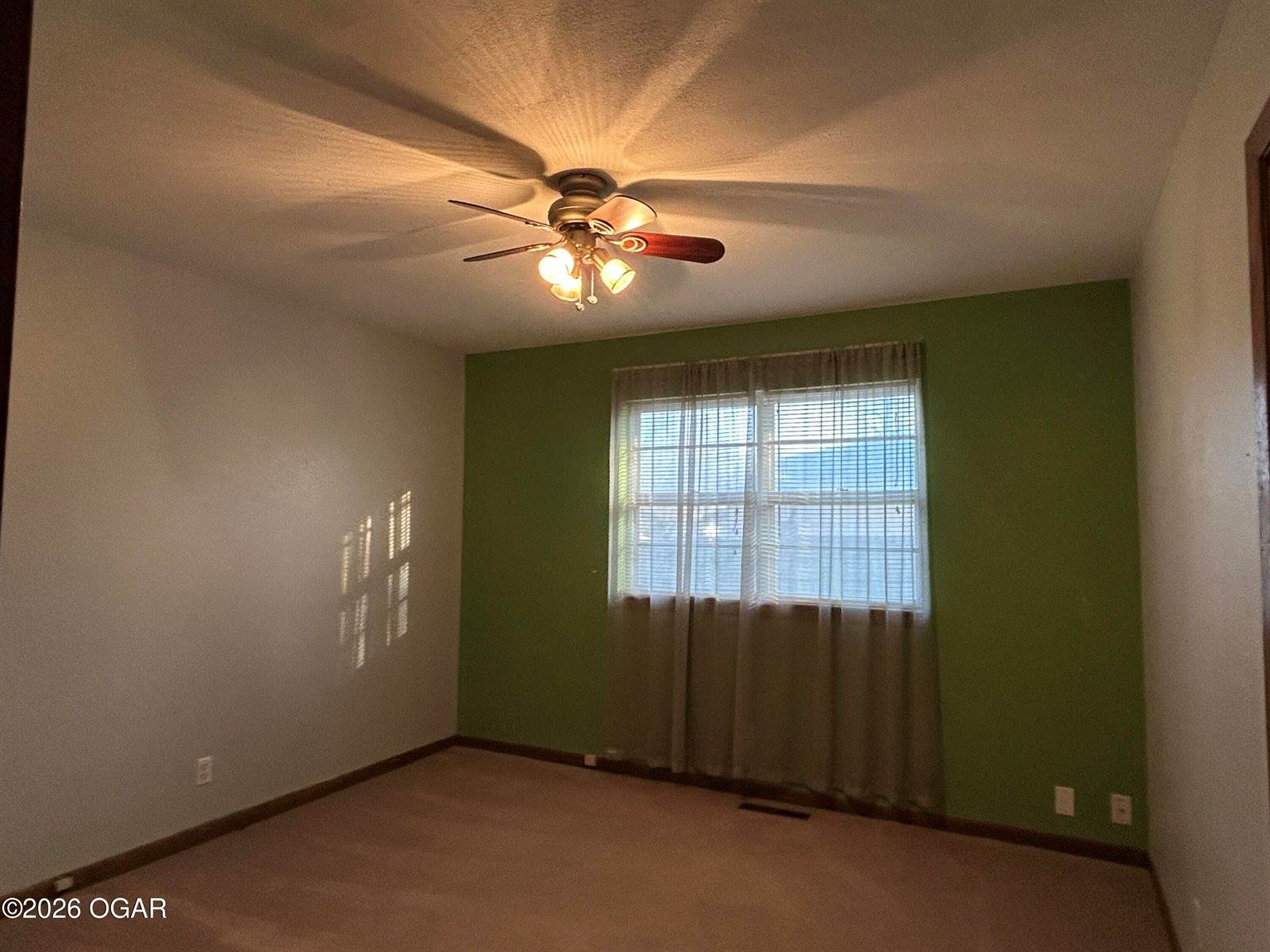 714 Pine Street, Carthage, MO 64836