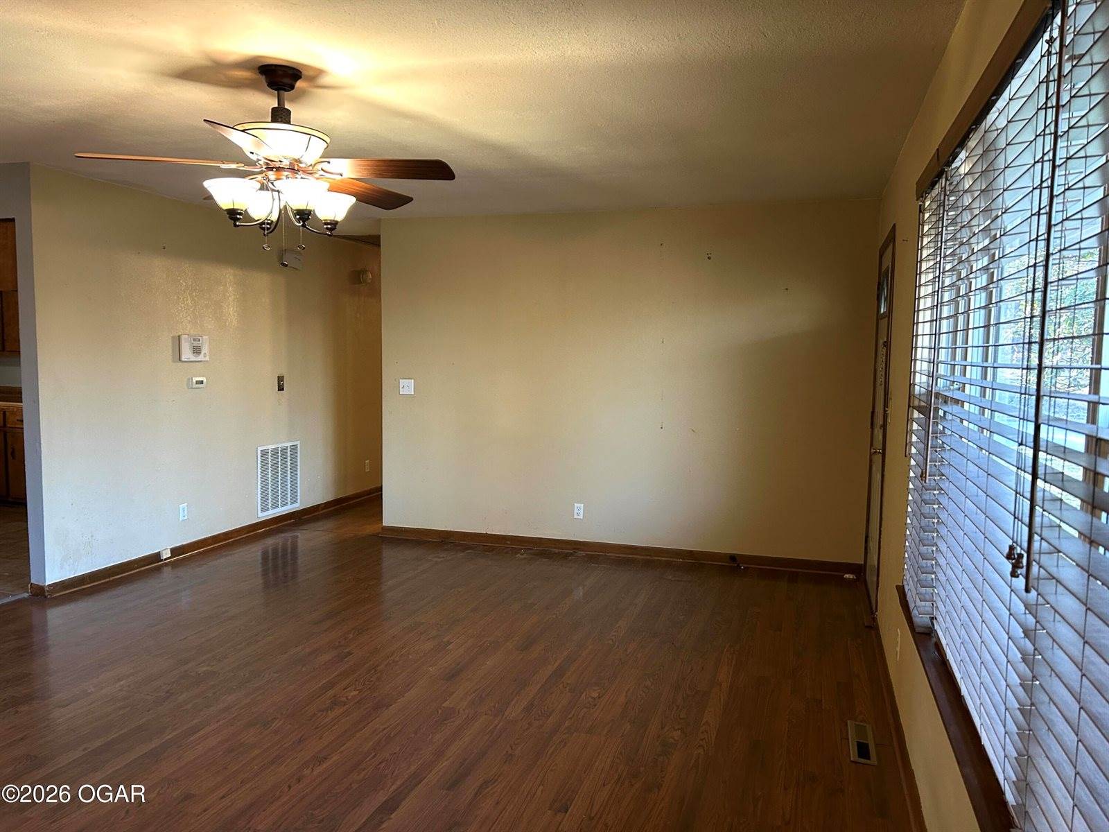 714 Pine Street, Carthage, MO 64836