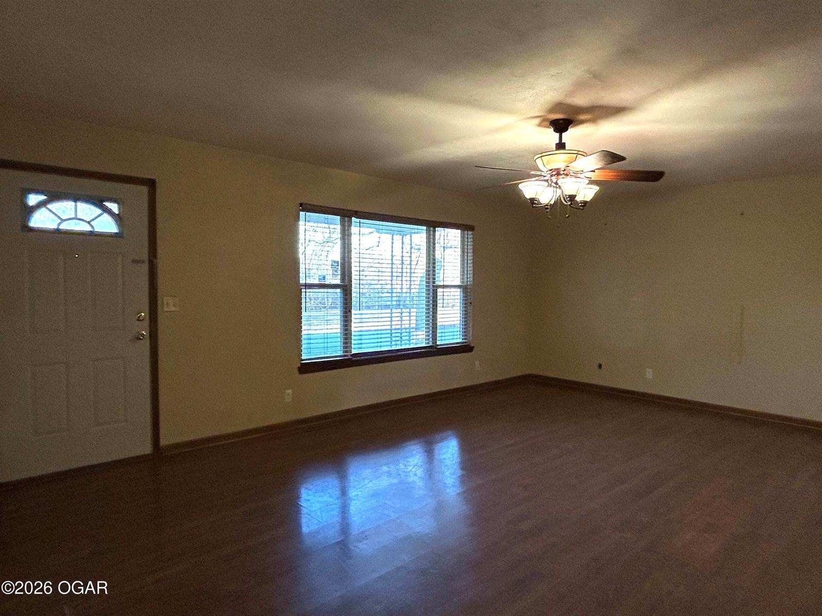 714 Pine Street, Carthage, MO 64836