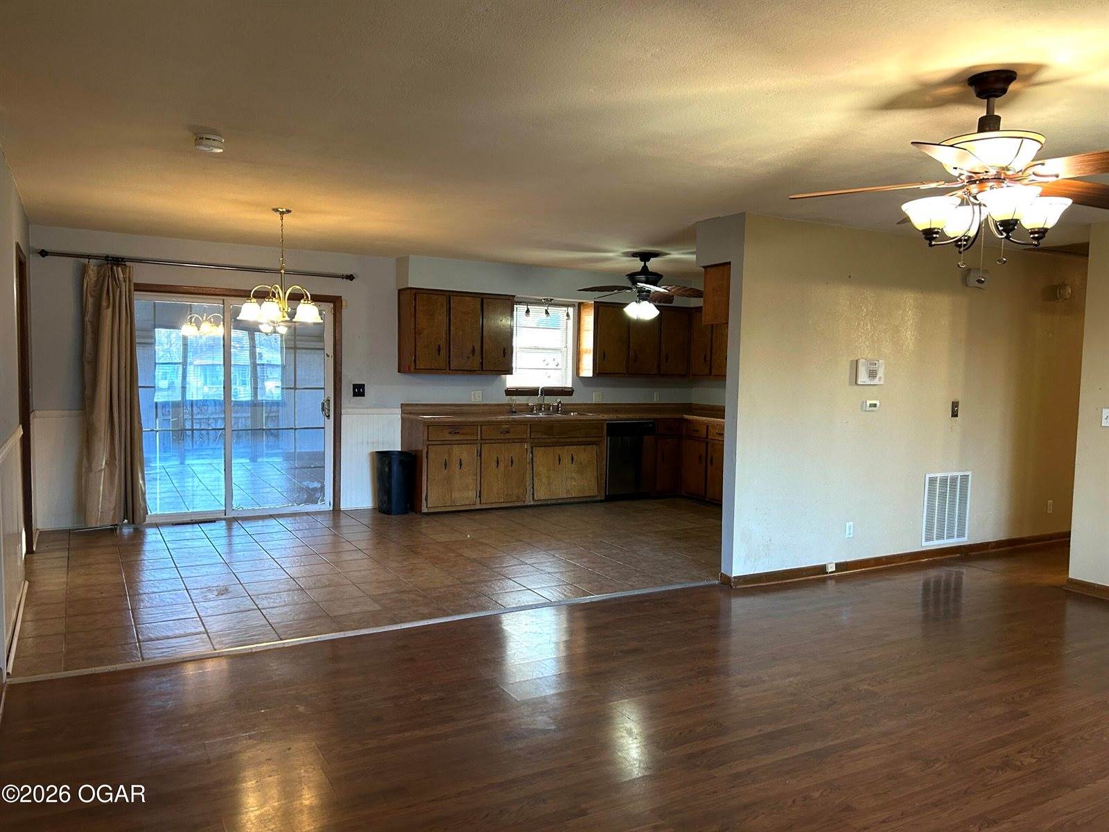 714 Pine Street, Carthage, MO 64836