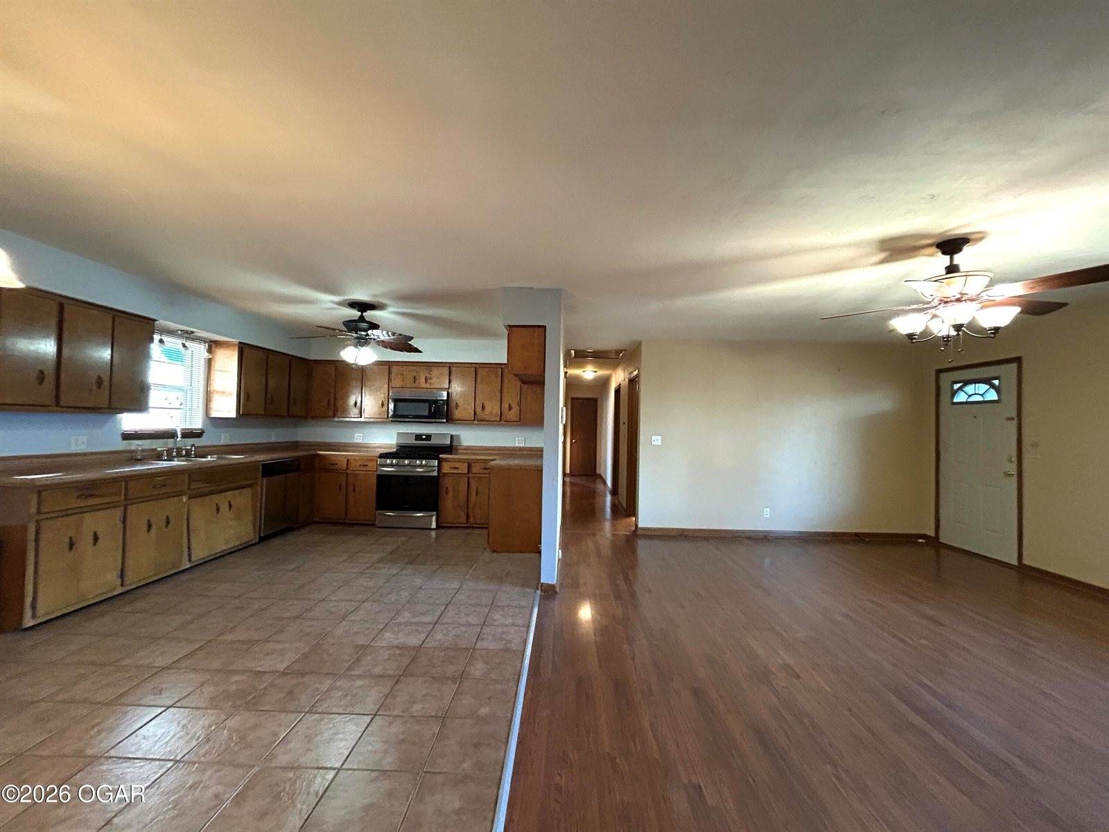 714 Pine Street, Carthage, MO 64836