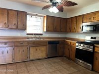 714 Pine Street, Carthage, MO 64836