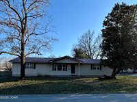 714 Pine Street, Carthage, MO 64836
