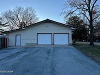 714 Pine Street, Carthage, MO 64836