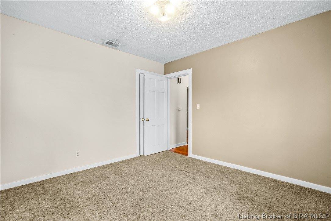 1327 East 8th Street, Jeffersonville, IN 47130