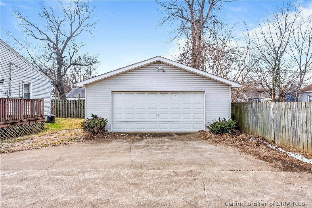 1327 East 8th Street, Jeffersonville, IN 47130