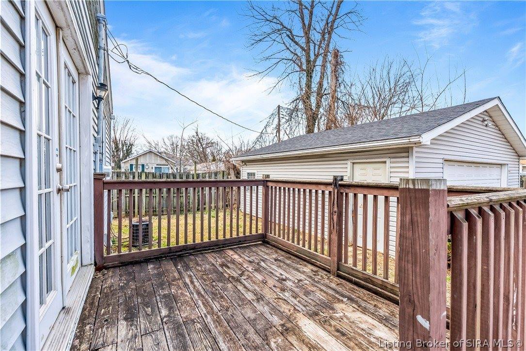 1327 East 8th Street, Jeffersonville, IN 47130