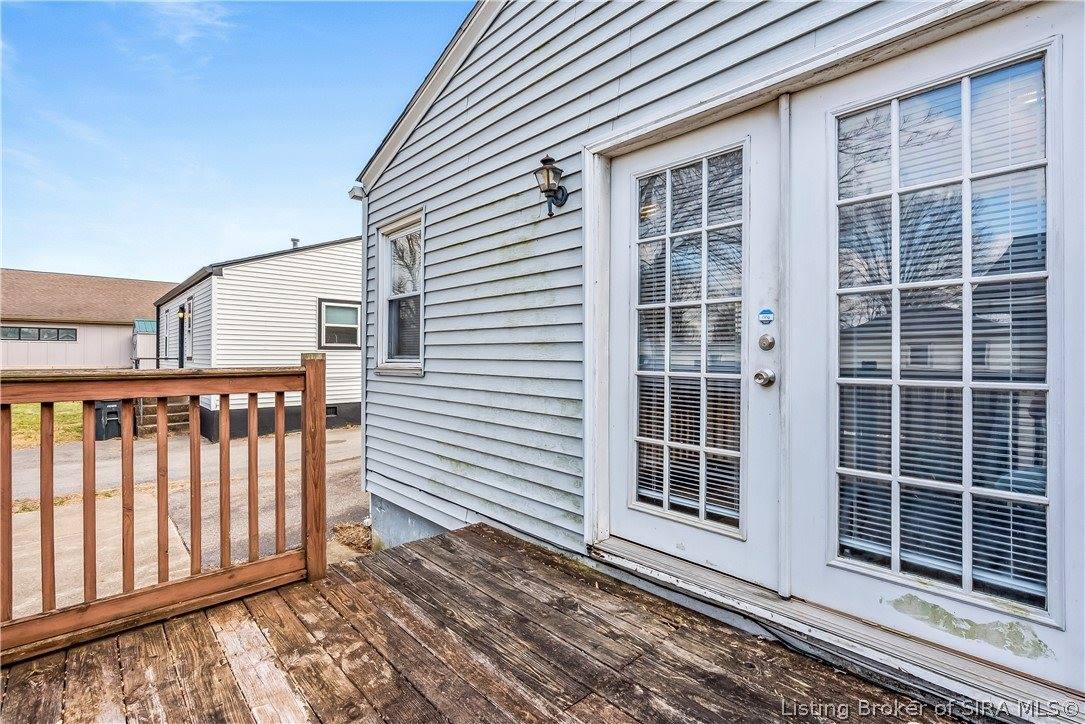 1327 East 8th Street, Jeffersonville, IN 47130