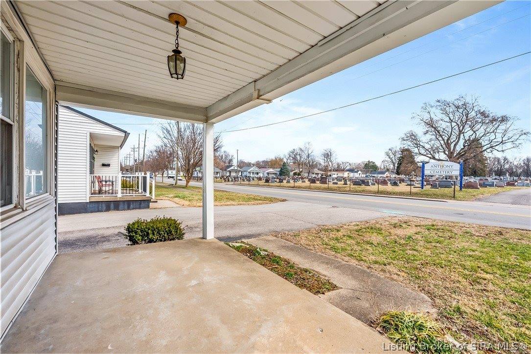 1327 East 8th Street, Jeffersonville, IN 47130