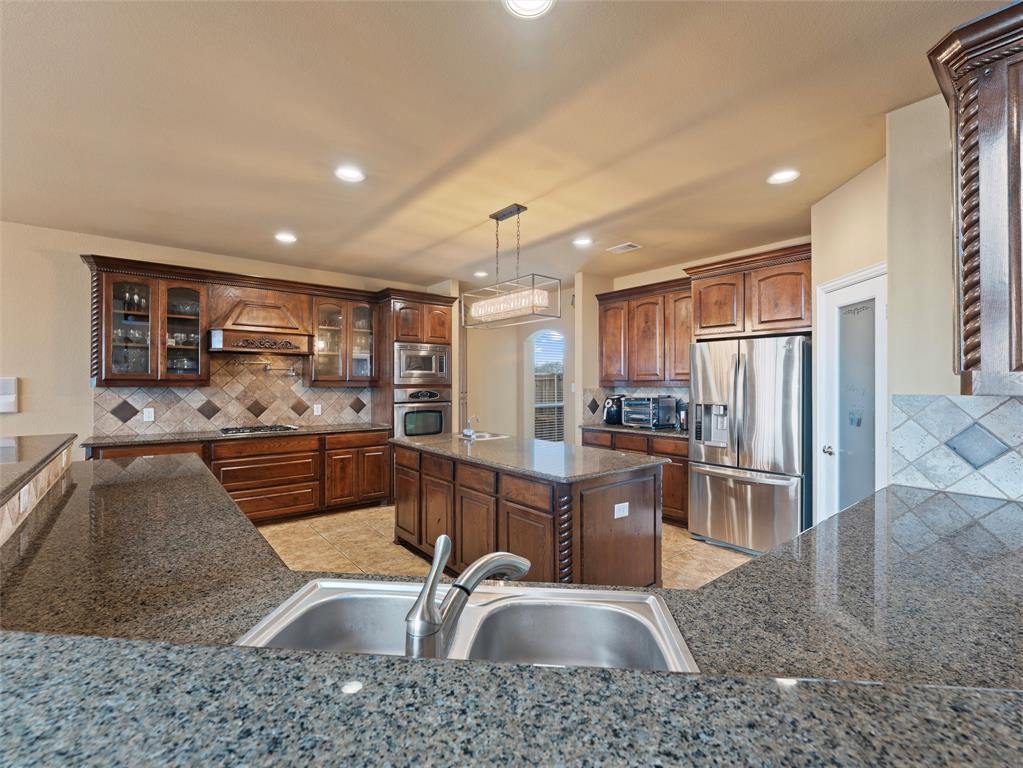 105 Kelly Drive, Waxahachie, TX 75167