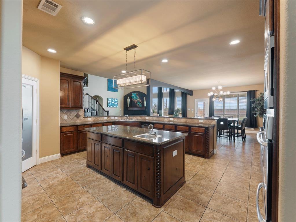 105 Kelly Drive, Waxahachie, TX 75167