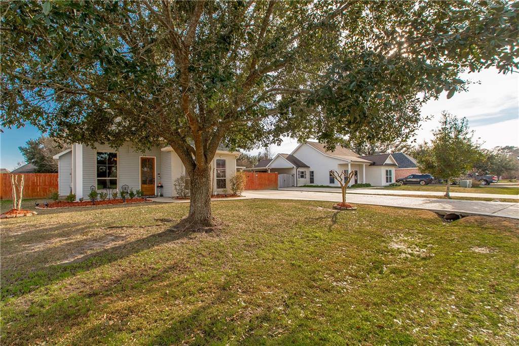 28464 Cameo Court, Ponchatoula, LA 70454