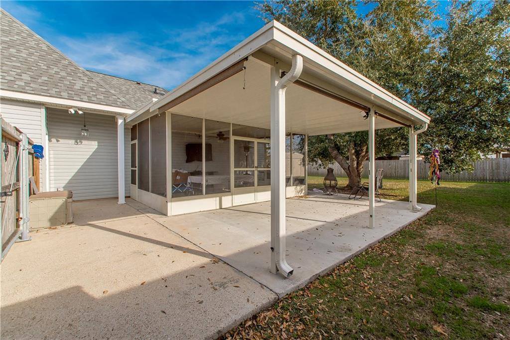 28464 Cameo Court, Ponchatoula, LA 70454