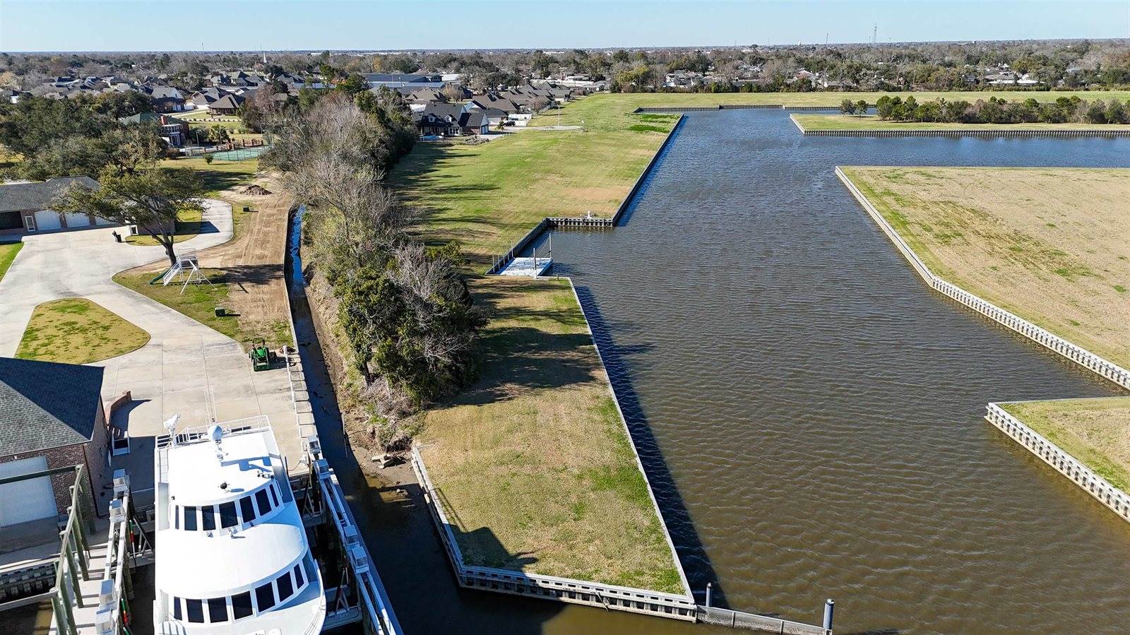 1789 Sandy Beach Road, Houma, LA 70360