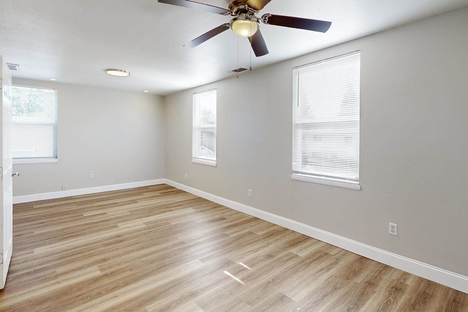 444 Teegarden Avenue, Yuba City, CA 95991