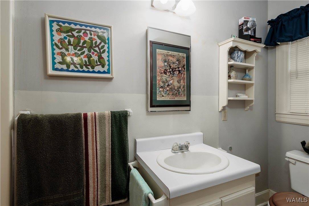 205 E Main Street, Livingston, AL 35470