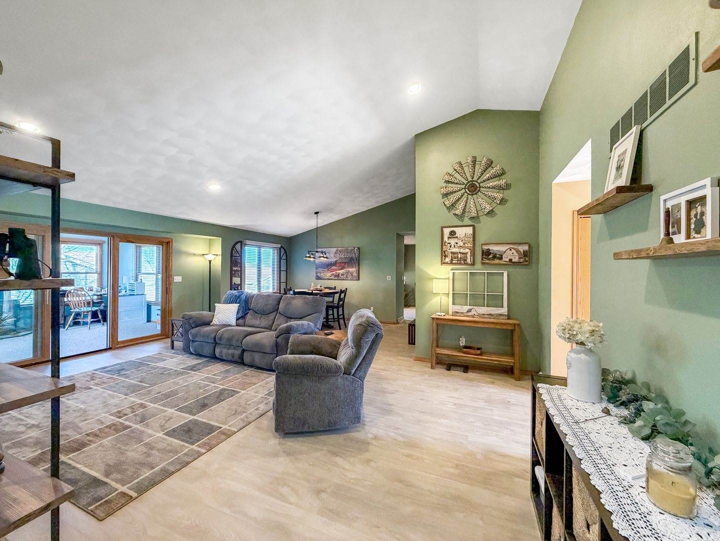 1150 South Greenfield Drive, #1150, Freeport, IL 61032