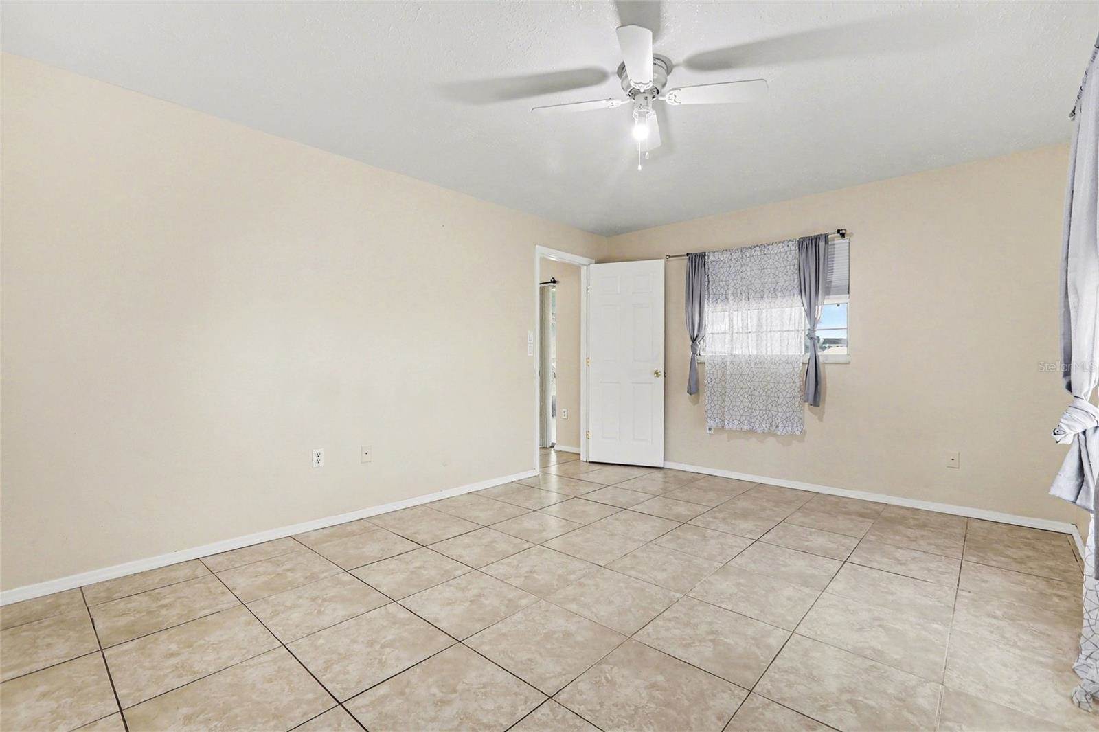 2874 Indianwood Drive, Sarasota, FL 34232