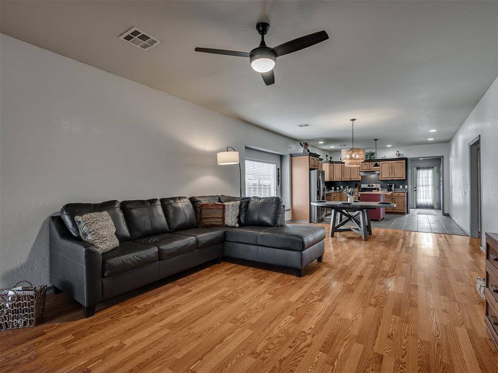 1309 North Broadway Avenue, Shawnee, OK 74801