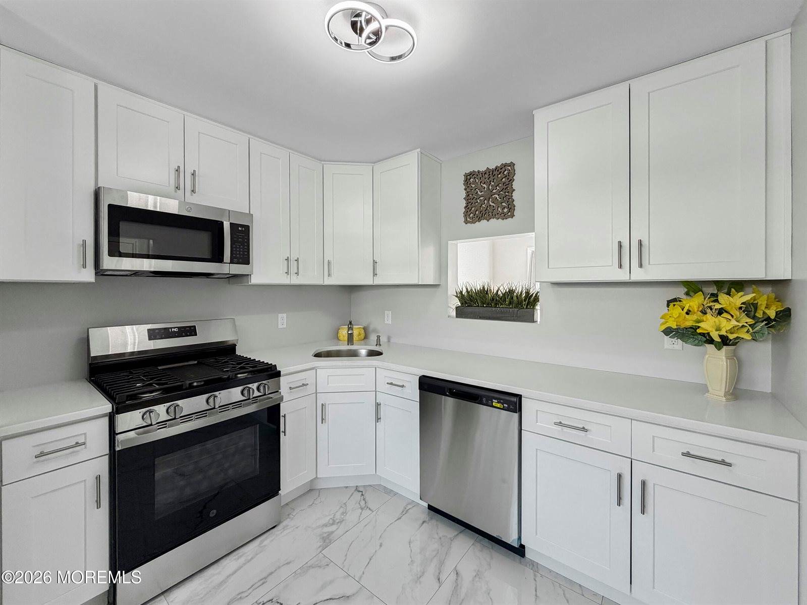 2003 Meadowlands Court, Toms River, NJ 08755