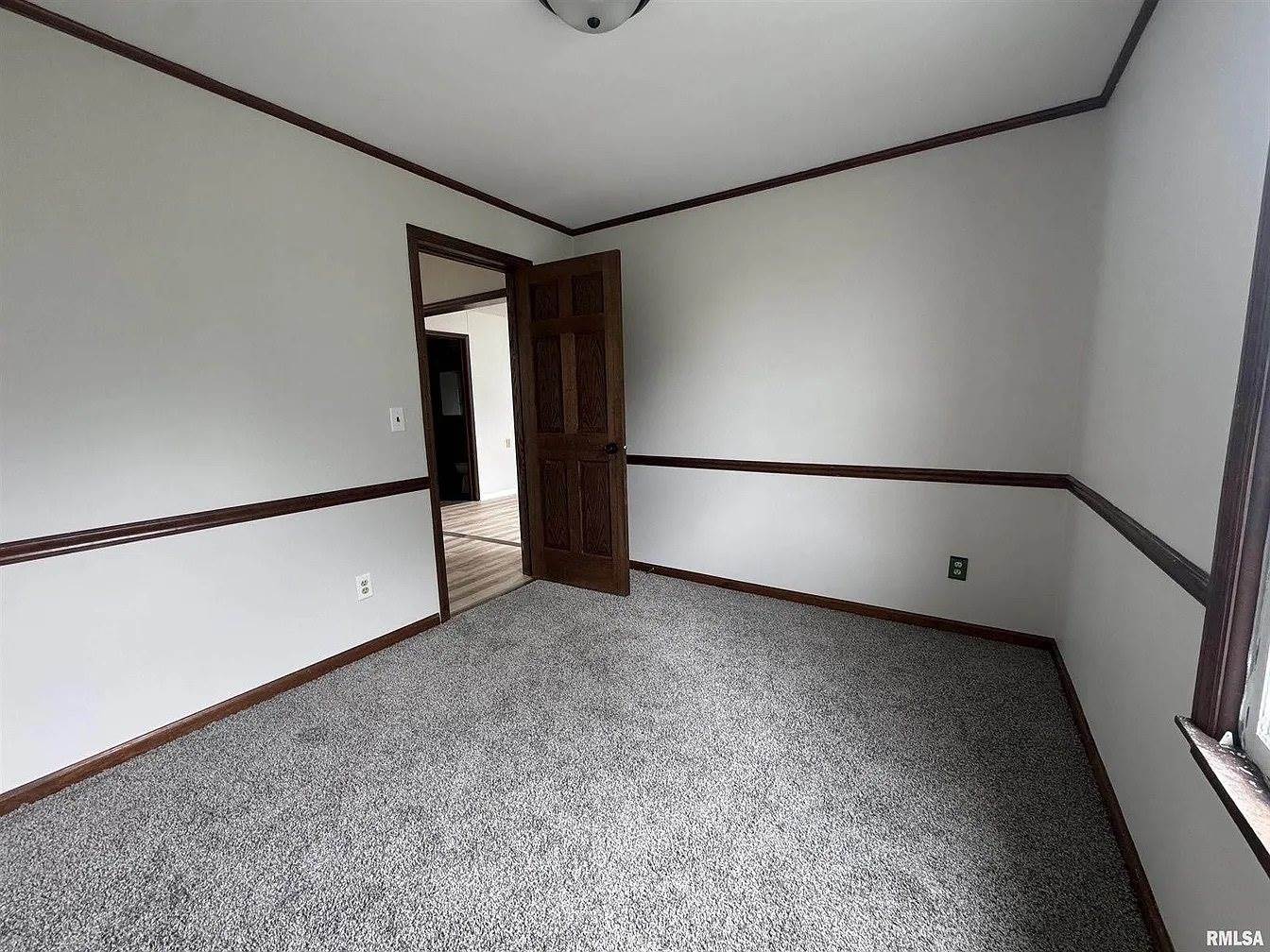 620 North D Street, Monmouth, IL 61462