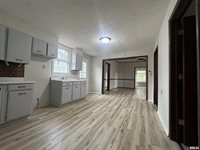 620 North D Street, Monmouth, IL 61462